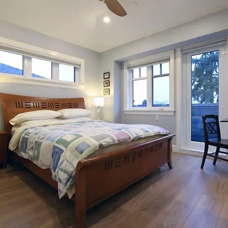 Vancouver Traveller B&B-2